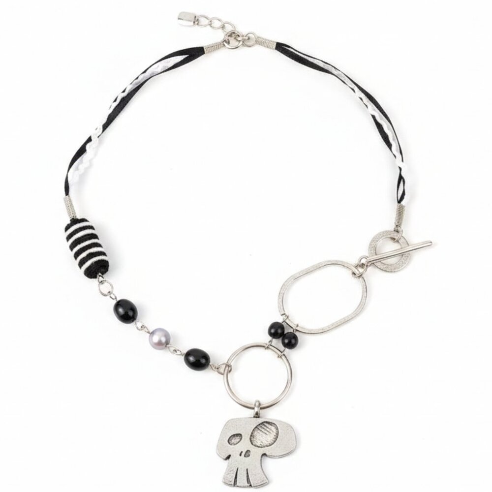 CREATION - Skull short necklace ribbonbeads - Silver black white